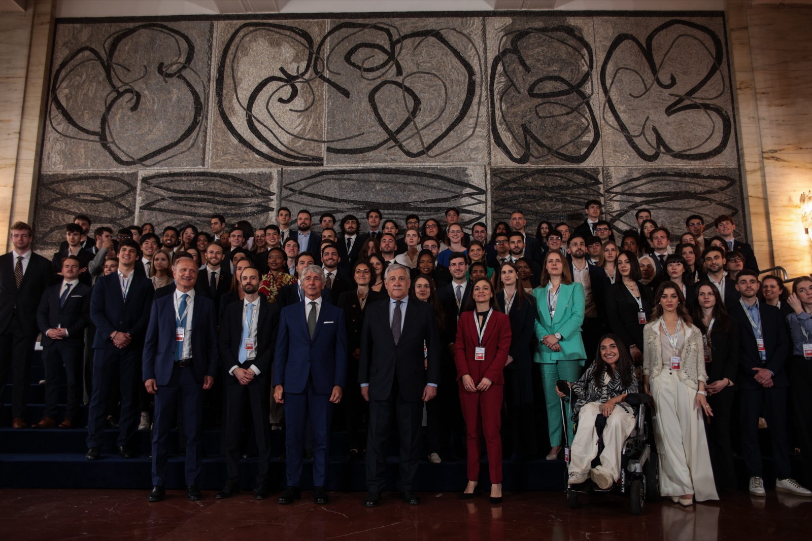 The delegations with Foreign Minister Antonio Tajani at the opening session — Farnesina, Rome